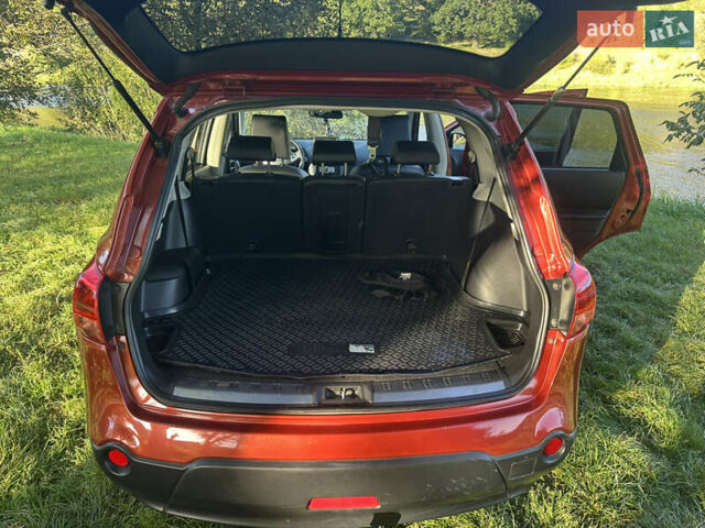 Красный Ниссан Кашкай 2, объемом двигателя 2 л и пробегом 262 тыс. км за 10000 $, фото 9 на Automoto.ua