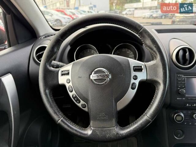 Красный Ниссан Кашкай 2, объемом двигателя 2 л и пробегом 239 тыс. км за 7990 $, фото 23 на Automoto.ua