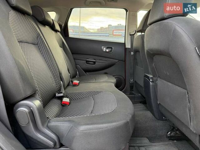 Красный Ниссан Кашкай 2, объемом двигателя 2 л и пробегом 240 тыс. км за 7490 $, фото 26 на Automoto.ua