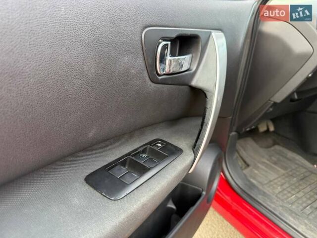 Красный Ниссан Кашкай 2, объемом двигателя 2 л и пробегом 240 тыс. км за 7490 $, фото 19 на Automoto.ua