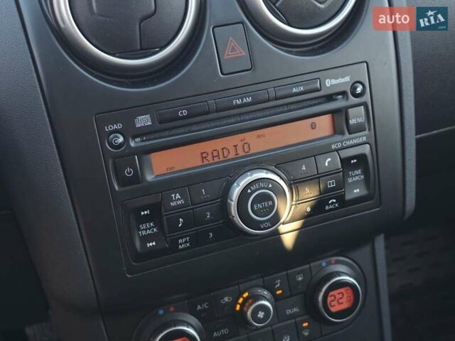 Красный Ниссан Кашкай 2, объемом двигателя 1.5 л и пробегом 292 тыс. км за 9999 $, фото 41 на Automoto.ua