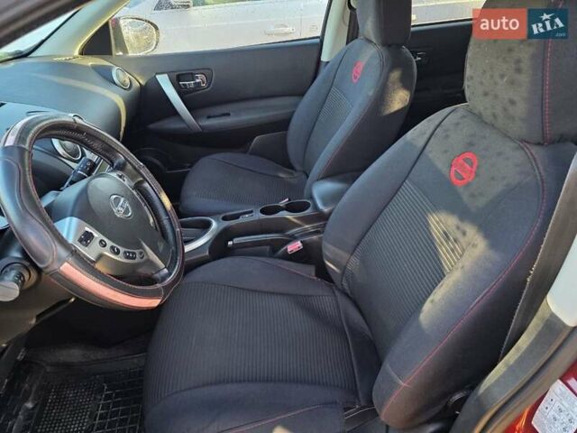 Красный Ниссан Кашкай 2, объемом двигателя 1.5 л и пробегом 292 тыс. км за 9999 $, фото 26 на Automoto.ua