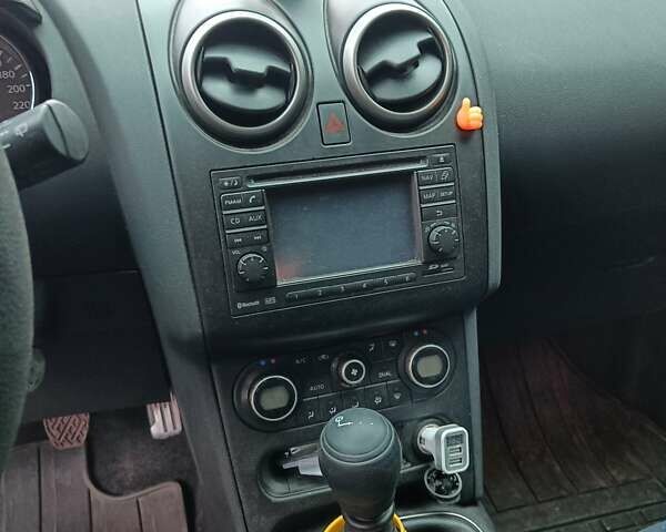 Красный Ниссан Кашкай 2, объемом двигателя 1.46 л и пробегом 196 тыс. км за 11000 $, фото 15 на Automoto.ua