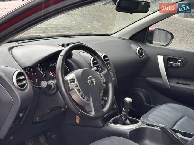 Красный Ниссан Кашкай 2, объемом двигателя 2 л и пробегом 222 тыс. км за 11799 $, фото 20 на Automoto.ua