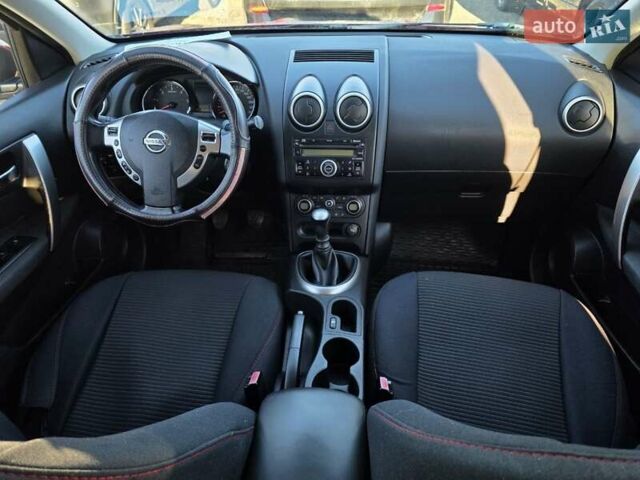 Красный Ниссан Кашкай 2, объемом двигателя 1.5 л и пробегом 292 тыс. км за 9999 $, фото 33 на Automoto.ua
