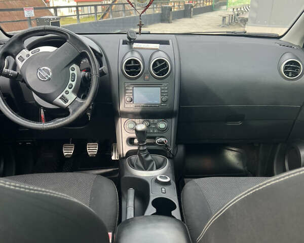 Красный Ниссан Кашкай 2, объемом двигателя 2 л и пробегом 286 тыс. км за 10800 $, фото 17 на Automoto.ua