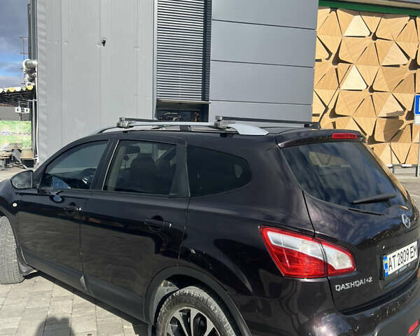 Красный Ниссан Кашкай 2, объемом двигателя 2 л и пробегом 286 тыс. км за 10800 $, фото 1 на Automoto.ua