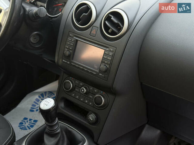 Червоний Ніссан Кашкай 2, об'ємом двигуна 1.6 л та пробігом 168 тис. км за 11400 $, фото 9 на Automoto.ua