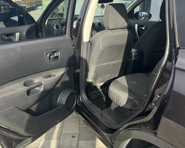 Красный Ниссан Кашкай 2, объемом двигателя 2 л и пробегом 286 тыс. км за 10800 $, фото 15 на Automoto.ua