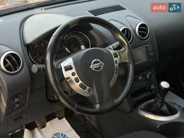 Червоний Ніссан Кашкай 2, об'ємом двигуна 1.6 л та пробігом 168 тис. км за 11400 $, фото 6 на Automoto.ua