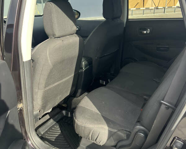 Красный Ниссан Кашкай 2, объемом двигателя 2 л и пробегом 286 тыс. км за 10800 $, фото 13 на Automoto.ua