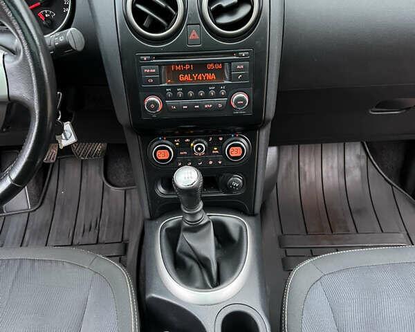 Ниссан Кашкай 2 2011 в Ровно на Automoto.ua Красный Ниссан Кашкай 2, объемом двигателя 1.5 л и пробегом 226 тыс. км за 10750 $, фото 24 на Automoto.ua