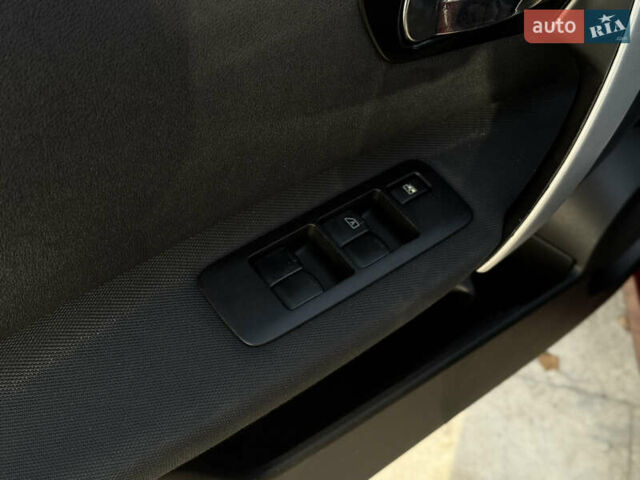 Червоний Ніссан Кашкай 2, об'ємом двигуна 1.6 л та пробігом 168 тис. км за 11400 $, фото 7 на Automoto.ua