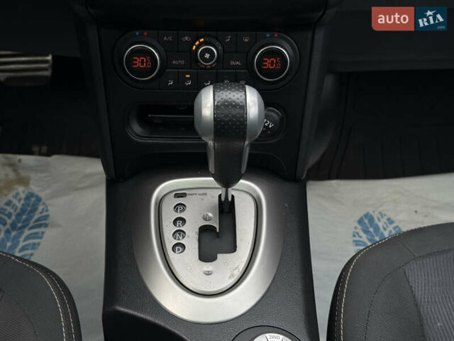 Красный Ниссан Кашкай 2, объемом двигателя 2 л и пробегом 268 тыс. км за 11300 $, фото 29 на Automoto.ua