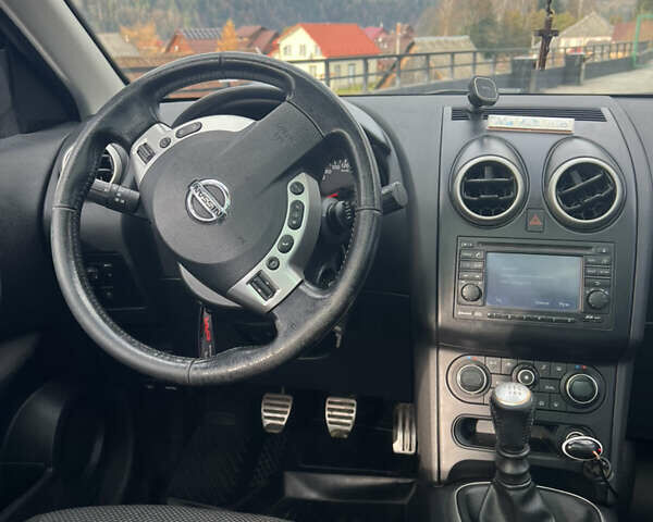 Красный Ниссан Кашкай 2, объемом двигателя 2 л и пробегом 286 тыс. км за 10800 $, фото 23 на Automoto.ua