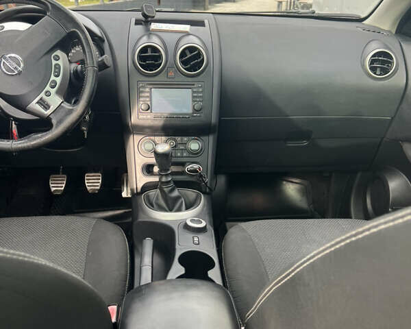 Красный Ниссан Кашкай 2, объемом двигателя 2 л и пробегом 286 тыс. км за 10800 $, фото 18 на Automoto.ua