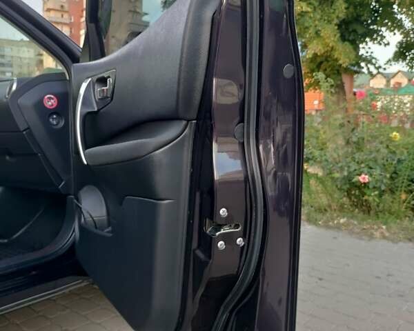 Красный Ниссан Кашкай 2, объемом двигателя 1.6 л и пробегом 247 тыс. км за 9500 $, фото 14 на Automoto.ua