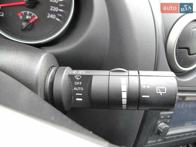 Ниссан Кашкай 2 2013 в Киеве на Automoto.ua Красный Ниссан Кашкай 2, объемом двигателя 2 л и пробегом 95 тыс. км за 13400 $, фото 76 на Automoto.ua