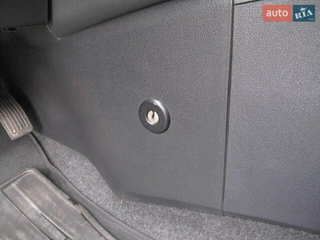 Ниссан Кашкай 2 2013 в Киеве на Automoto.ua Красный Ниссан Кашкай 2, объемом двигателя 2 л и пробегом 95 тыс. км за 13400 $, фото 17 на Automoto.ua