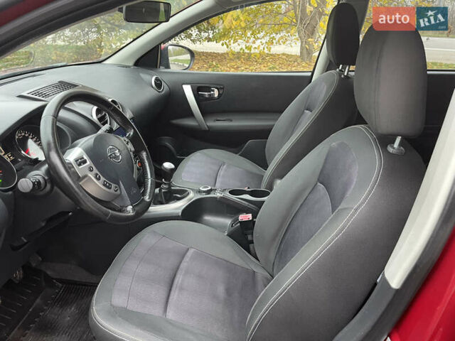 Червоний Ніссан Кашкай 2, об'ємом двигуна 1.6 л та пробігом 191 тис. км за 11300 $, фото 15 на Automoto.ua