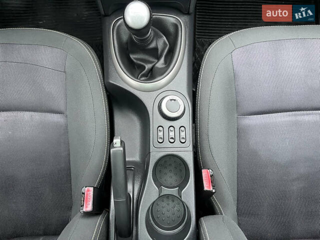 Червоний Ніссан Кашкай 2, об'ємом двигуна 1.6 л та пробігом 191 тис. км за 11300 $, фото 18 на Automoto.ua