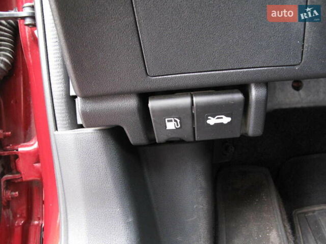 Ниссан Кашкай 2 2013 в Киеве на Automoto.ua Красный Ниссан Кашкай 2, объемом двигателя 2 л и пробегом 95 тыс. км за 13400 $, фото 23 на Automoto.ua