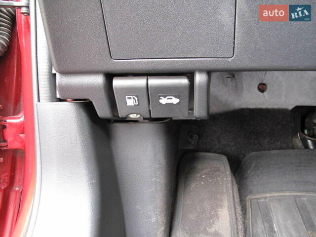 Ниссан Кашкай 2 2013 в Киеве на Automoto.ua Красный Ниссан Кашкай 2, объемом двигателя 2 л и пробегом 95 тыс. км за 13400 $, фото 66 на Automoto.ua