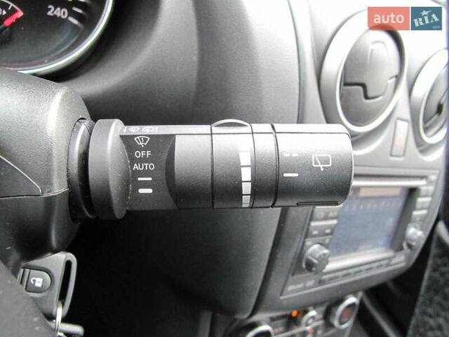 Ниссан Кашкай 2 2013 в Киеве на Automoto.ua Красный Ниссан Кашкай 2, объемом двигателя 2 л и пробегом 95 тыс. км за 13400 $, фото 72 на Automoto.ua