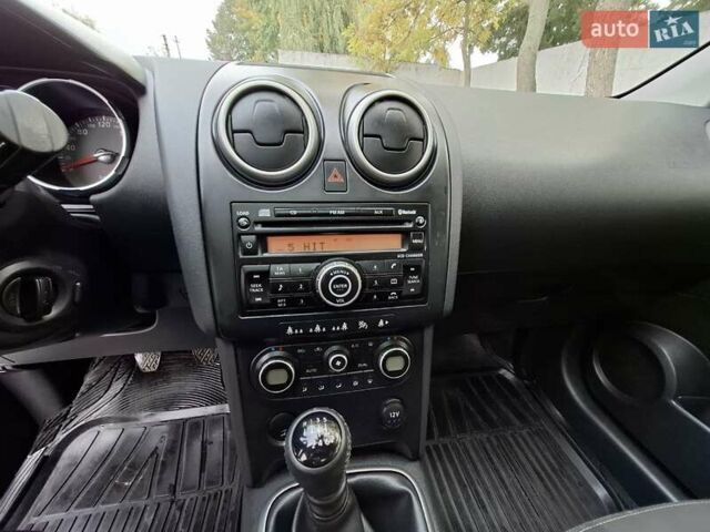 Сірий Ніссан Кашкай 2, об'ємом двигуна 1.46 л та пробігом 280 тис. км за 7699 $, фото 63 на Automoto.ua