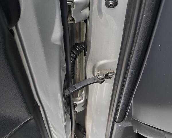 Сірий Ніссан Кашкай 2, об'ємом двигуна 1.46 л та пробігом 280 тис. км за 7650 $, фото 37 на Automoto.ua