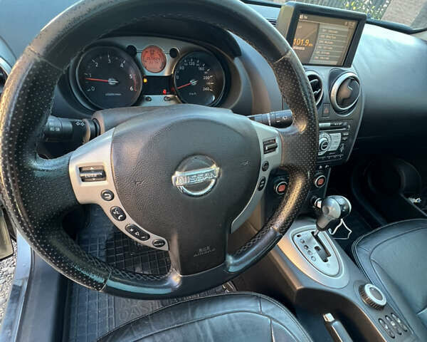 Сірий Ніссан Кашкай 2, об'ємом двигуна 2 л та пробігом 260 тис. км за 8200 $, фото 5 на Automoto.ua