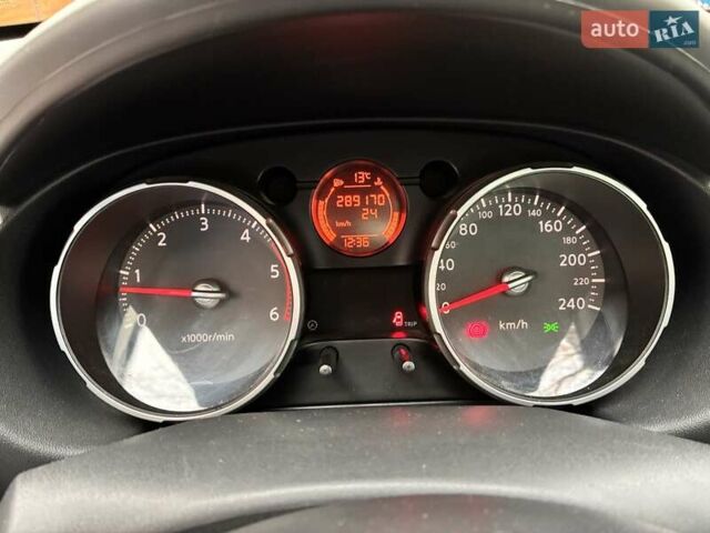 Сірий Ніссан Кашкай 2, об'ємом двигуна 2 л та пробігом 289 тис. км за 10900 $, фото 9 на Automoto.ua