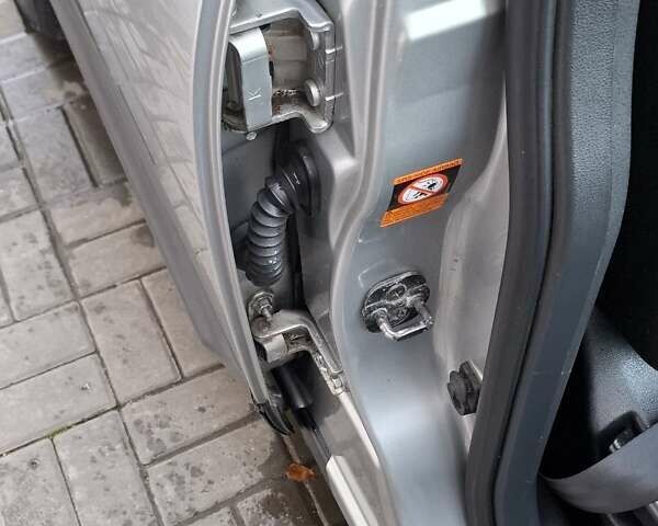 Сірий Ніссан Кашкай 2, об'ємом двигуна 1.46 л та пробігом 280 тис. км за 7650 $, фото 47 на Automoto.ua