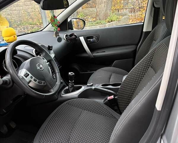 Сірий Ніссан Кашкай 2, об'ємом двигуна 2 л та пробігом 289 тис. км за 10900 $, фото 7 на Automoto.ua