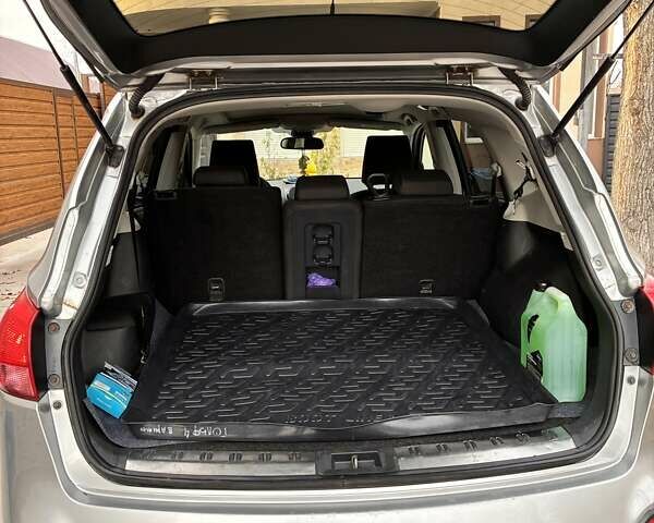 Сірий Ніссан Кашкай 2, об'ємом двигуна 2 л та пробігом 289 тис. км за 10900 $, фото 16 на Automoto.ua