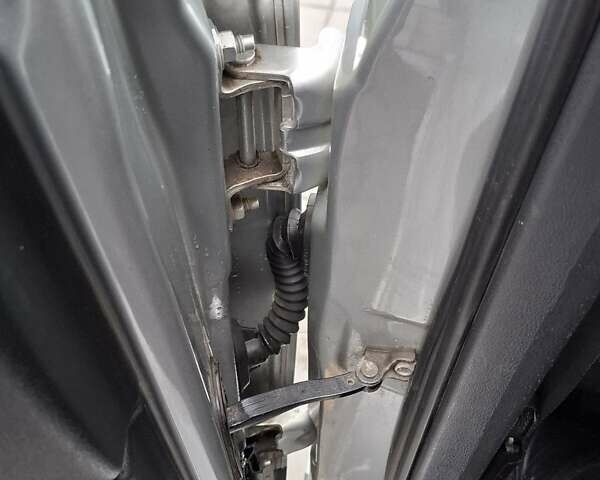 Сірий Ніссан Кашкай 2, об'ємом двигуна 1.46 л та пробігом 280 тис. км за 7650 $, фото 35 на Automoto.ua