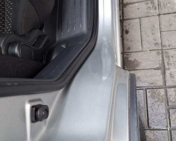 Сірий Ніссан Кашкай 2, об'ємом двигуна 1.46 л та пробігом 280 тис. км за 7650 $, фото 56 на Automoto.ua