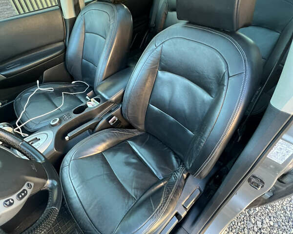 Сірий Ніссан Кашкай 2, об'ємом двигуна 2 л та пробігом 260 тис. км за 8200 $, фото 3 на Automoto.ua