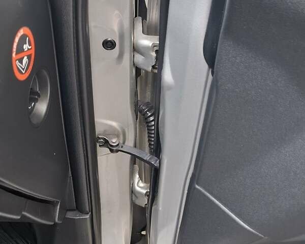 Сірий Ніссан Кашкай 2, об'ємом двигуна 1.46 л та пробігом 280 тис. км за 7650 $, фото 51 на Automoto.ua