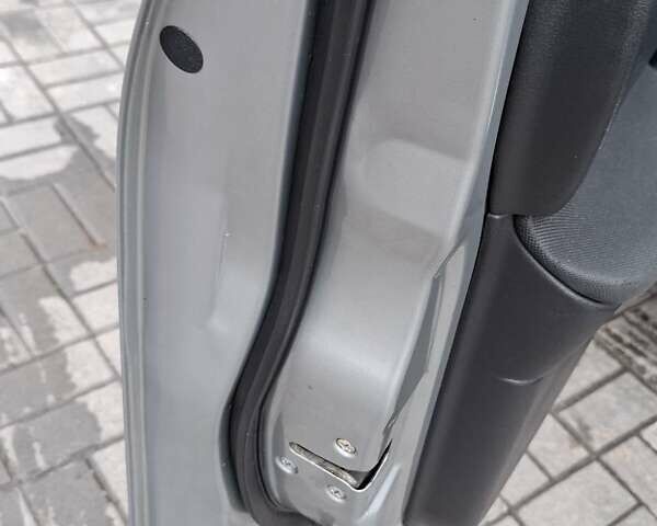 Сірий Ніссан Кашкай 2, об'ємом двигуна 1.46 л та пробігом 280 тис. км за 7650 $, фото 39 на Automoto.ua