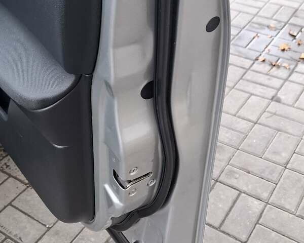 Сірий Ніссан Кашкай 2, об'ємом двигуна 1.46 л та пробігом 280 тис. км за 7650 $, фото 45 на Automoto.ua