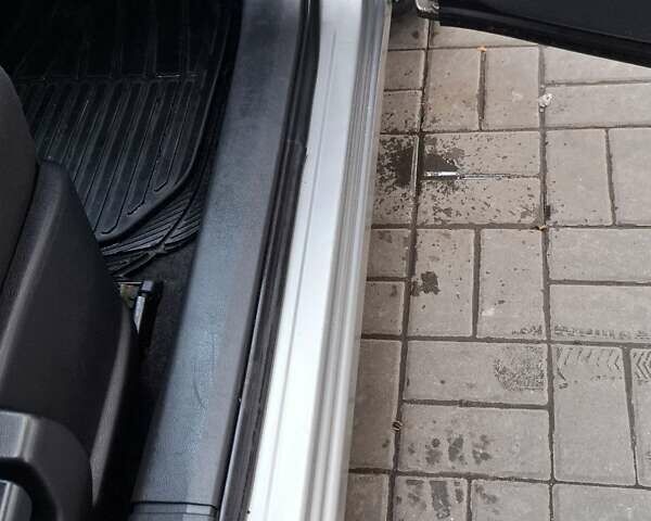 Сірий Ніссан Кашкай 2, об'ємом двигуна 1.46 л та пробігом 280 тис. км за 7650 $, фото 48 на Automoto.ua