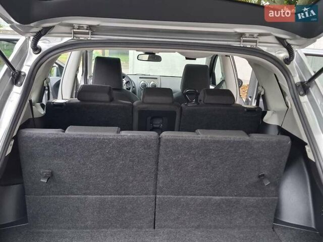 Сірий Ніссан Кашкай 2, об'ємом двигуна 1.46 л та пробігом 280 тис. км за 7650 $, фото 27 на Automoto.ua