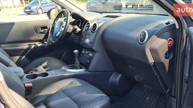 Серый Ниссан Кашкай 2, объемом двигателя 2 л и пробегом 175 тыс. км за 9900 $, фото 15 на Automoto.ua