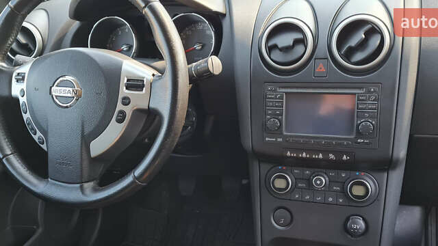 Серый Ниссан Кашкай 2, объемом двигателя 2 л и пробегом 175 тыс. км за 9900 $, фото 24 на Automoto.ua