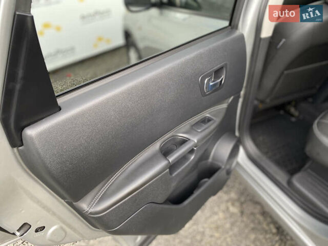 Серый Ниссан Кашкай 2, объемом двигателя 2 л и пробегом 241 тыс. км за 9999 $, фото 38 на Automoto.ua