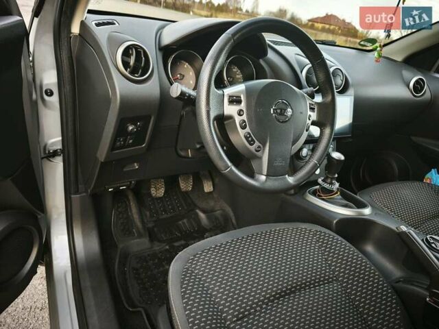 Серый Ниссан Кашкай 2, объемом двигателя 2 л и пробегом 212 тыс. км за 10000 $, фото 25 на Automoto.ua