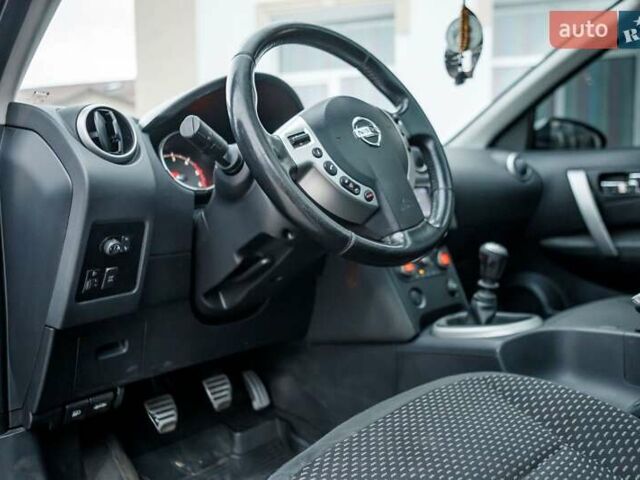 Сірий Ніссан Кашкай 2, об'ємом двигуна 1.46 л та пробігом 320 тис. км за 8600 $, фото 23 на Automoto.ua