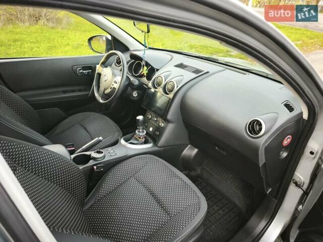 Серый Ниссан Кашкай 2, объемом двигателя 2 л и пробегом 212 тыс. км за 10000 $, фото 21 на Automoto.ua