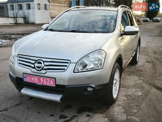 Серый Ниссан Кашкай 2, объемом двигателя 2 л и пробегом 212 тыс. км за 10000 $, фото 1 на Automoto.ua